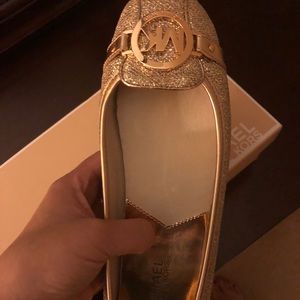 Michael Kors Fulton Flat ( Brand New!!!!!!)